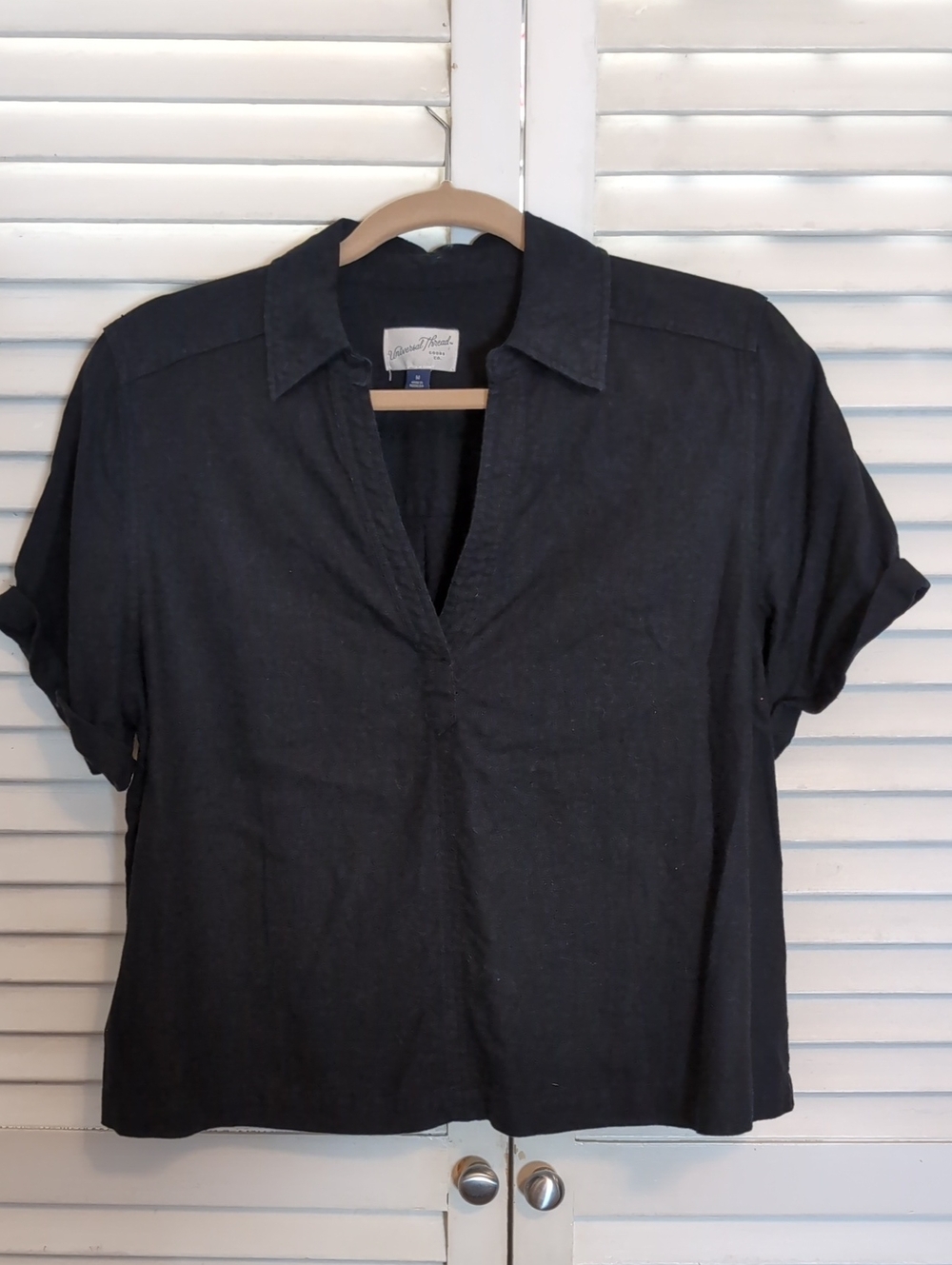 Universal Thread Black Short-Sleeve Linen Blend V-Neck Collared Shirt
